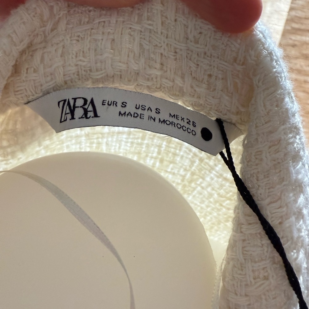 Zara Textured Cream Vest with Buttons - Picture 5 of 6